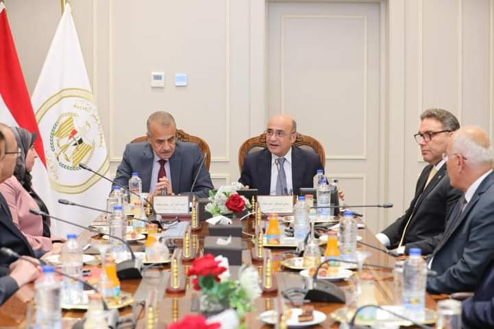 وزير العدل ورئيس الجهاز المركزي للتعبئة العامة والإحصاء يشهدان توقيع برتوكول تعاون مشترك في المجال الإحصائي