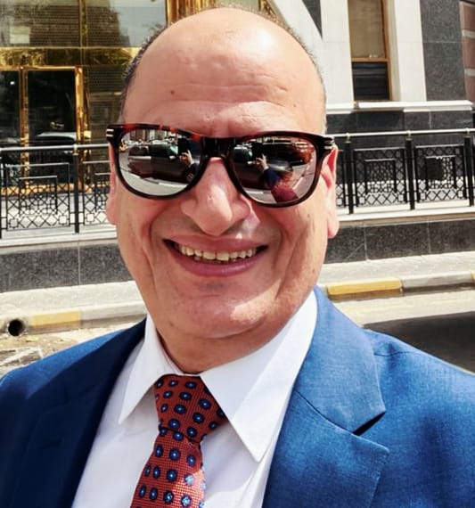 منطقة السويس للميني فوتبول برئاسة الدكتور محمد علي خيال والسادة أعضاء مجلس الإدارة يفتتحان دورة الكرة النسائية للميني فوتبول اليوم .