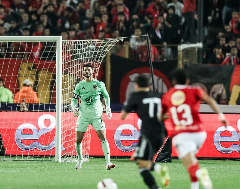 في مباراة جنونيه.. الأهلي يسقط في فخ التعادل أمام زد في الدوري المصري.