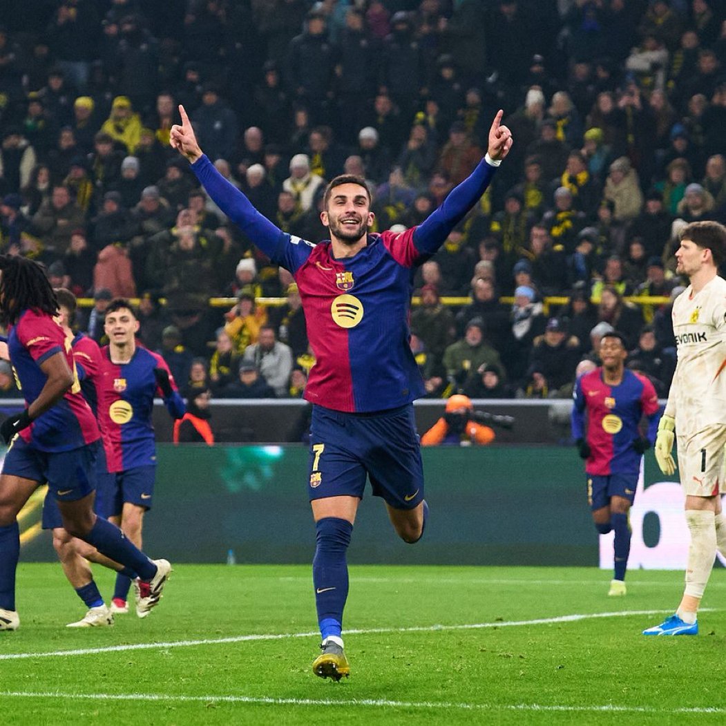 برشلونة يفوز على بوروسيا دورتموند بثلاثية مقابل هدفين في دوري الأبطال.