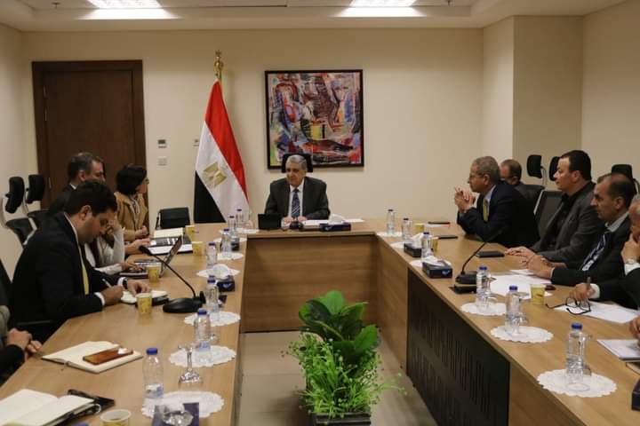 وزير الكهرباء والطاقة المتجددة يستقبل نائب رئيس بنك الاستثمار الأوروبي لمنطقة المشرق والوفد المرافق لها لبحث سبل دعم وتعزيز التعاون بين قطاع الكهرباء والبنك