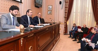 مدير النادى الأهلى يطالب النواب بفرض رسوم إغراق على إعلانات المحترفين بالخارج.