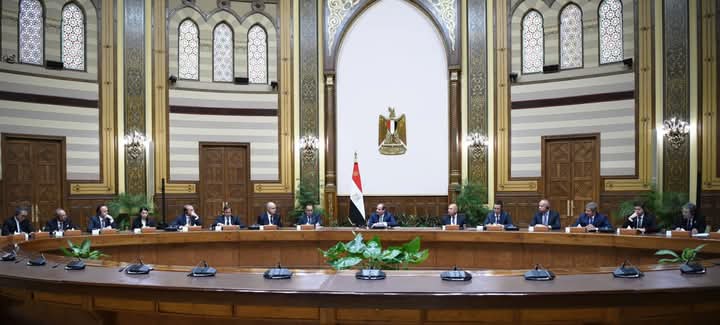 التقى السيد الرئيس عبد الفتاح السيسي اليوم برؤساء عدد من كبريات الشركات الدولية العاملة في قطاع الصناعة، المشاركين في النسخة الثالثة من الملتقى والمعرض الدولي السنوي للصناعات