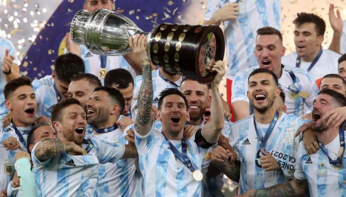 الأرجنتين يضرب البرازيل بهدف نظيف ويتوج بطلاً لكأس كوبا أمريكا..وميسي يتوج بأول ألقابه مع منتخب بلاده.