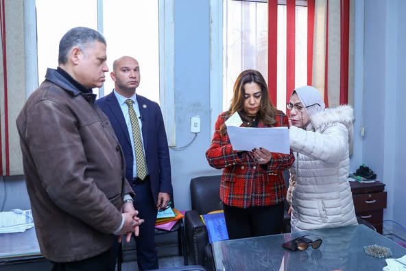 وزيرة التنمية المحلية تقوم بجولة مفاجئة علي حي بولاق الدكرور بالجيزة لمتابعة سير العمل في منظومة التصالح والملفات الخدمية