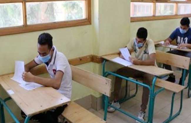 شكوى جديدة من سؤال بلا إجابات في فرنساوي الثانوية العامة.. والتعليم: الامتحان بدون عيوب