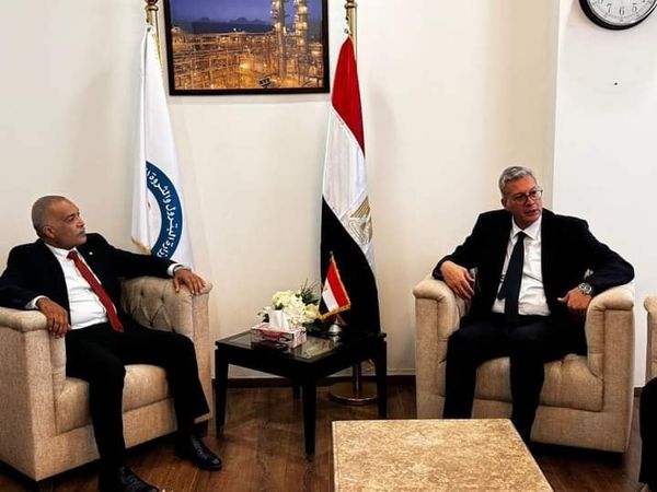المهندس كريم بدوي وزير البترول والثروة المعدنية يستقبل وفد النقابة العامة للعاملين بالبترول