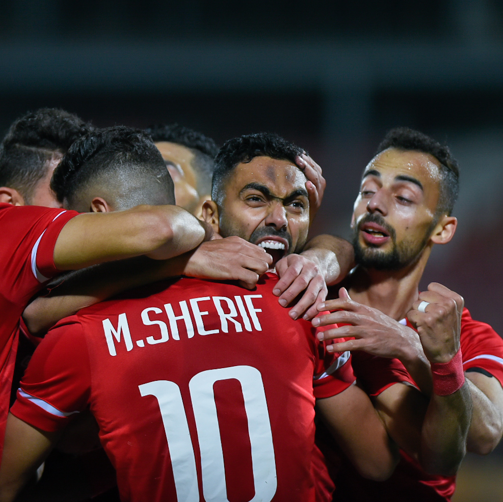 الأهلى يفوز على الرجاء بثنائية لهدف وينتظر حسم مباراة الإياب بالمغرب فى دورى الأبطال. 