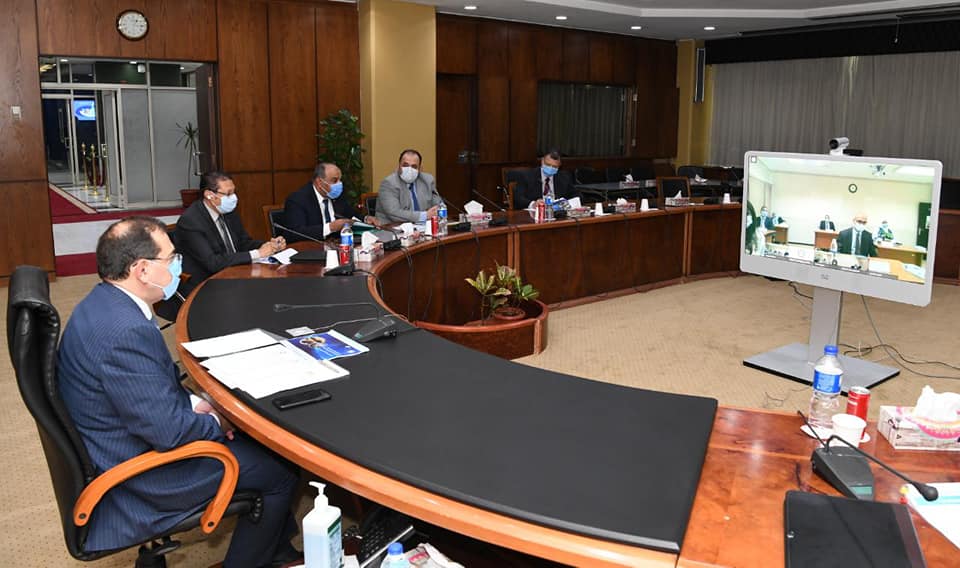 وزير البترول والثروة المعدنية يعلن إطلاق المرحلة الثانية من برنامج رفع كفاءة وتطوير مجموعة جديدة من العاملين بقطاع التعدين.