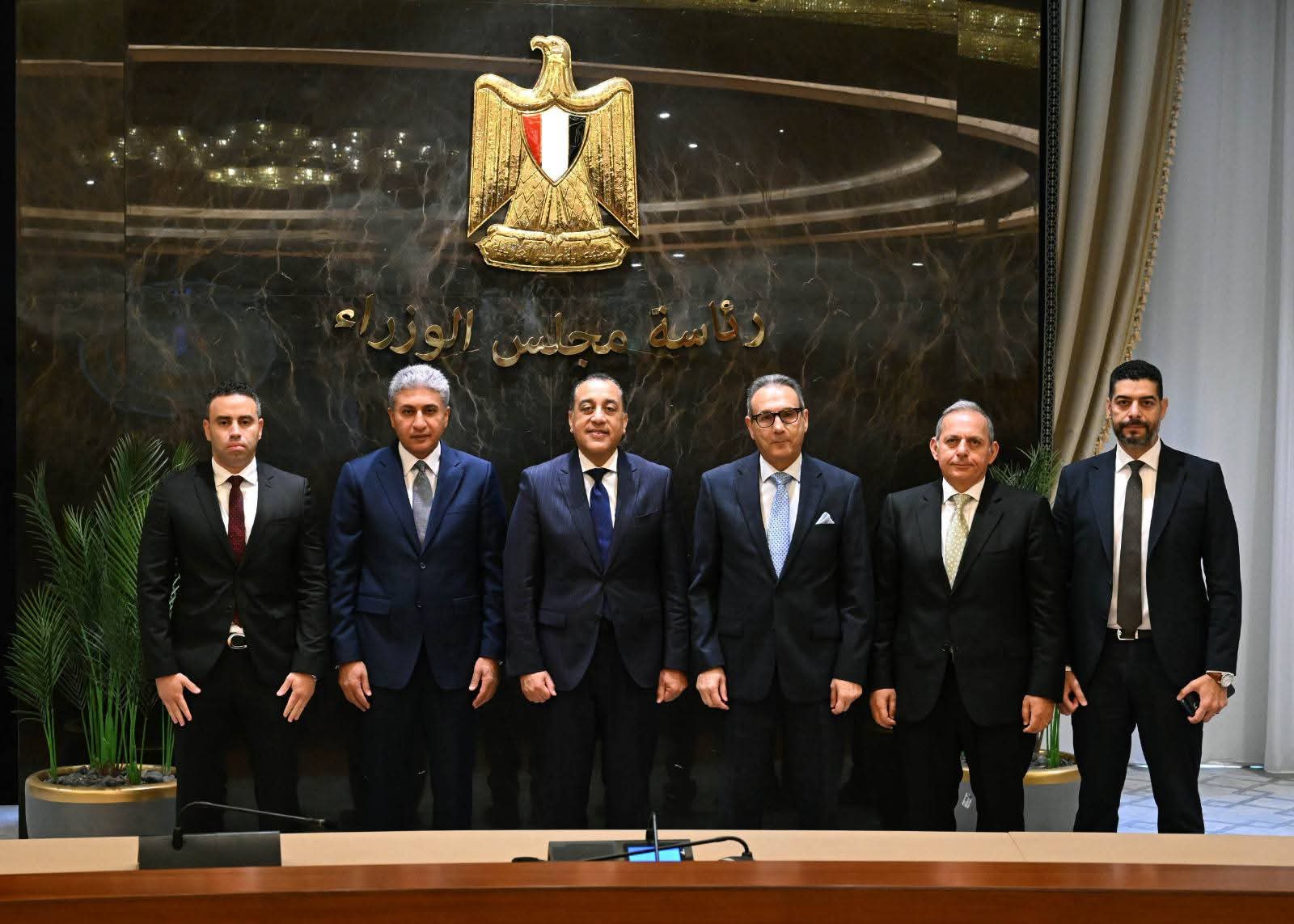 تمهيدًا لتعميم التجربة في جميع المطارات المصرية: رئيس الوزراء يشهد توقيع اتفاقيتي إدارة وتشغيل المنظومة الرقمية المستحدثة للحصول على التأشيرة عند الوصول لمطار القاهرة الدولي  مدبولي