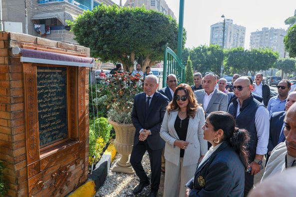 وزيرة التنمية المحلية ومحافظ القاهرة يفتتحان حديقة الفيروز بالمقطم وتطوير مشتل مصر الجديدة