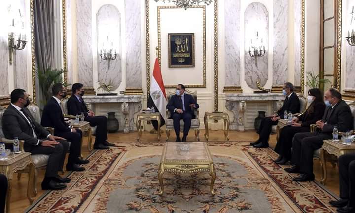 رئيس الوزراء يلتقى الرئيس التنفيذي لشركة 