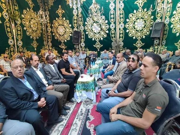 تلقى المحاسب عباس صابر، رئيس النقابة العامة للعاملين بالبترول على مدار ثلاثة ايام متتالية، واجب العزاء، في وفاة والده الحاج صابر عباس، وذلك بالسرداق المقام امام منزل العائلة بمدينة قليوب بمحافظة القليوبية.