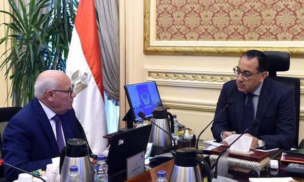 رئيس الوزراء يتابع الموقف التنفيذي لعدد من المشروعات بمحافظة بورسعيد التقى الدكتور مصطفى مدبولي، رئيس مجلس الوزراء، اليوم، اللواء عادل الغضبان؛ محافظ بورسعيد، وذلك لمتابعة الموقف التنفيذي لعدد من المشروعات بالمحافظة.