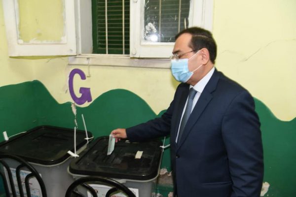 وزير البترول يوجه رسالة للشباب العاملين بالقطاع للمشاركة بالانتخابات.