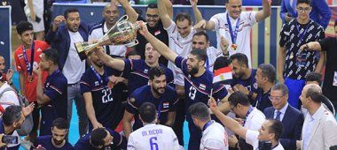  منتخب الطائرة يفوز على الجزائر بثلاثية مقابل هدف ويتوج بطلاً لكأس الأمم الأفريقية.