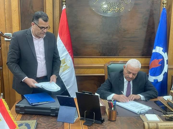 محافظ السويس يعتمد نتيجة امتحانات الشهادة الإعدادية بنسبة