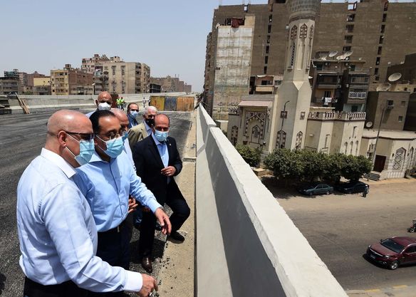 رئيس الوزراء يختتم جولته بالجيزة بتفقد أعمال محور الفريق كمال عامر