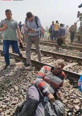 إصابة حتى الآن.. التفاصيل الكاملة لحادث انقلاب قطار طوخ