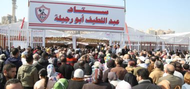 اللجنة القضائية بانتخابات الزمالك تطالب الأعضاء بمغادرة الخيمة عقب التصويت.