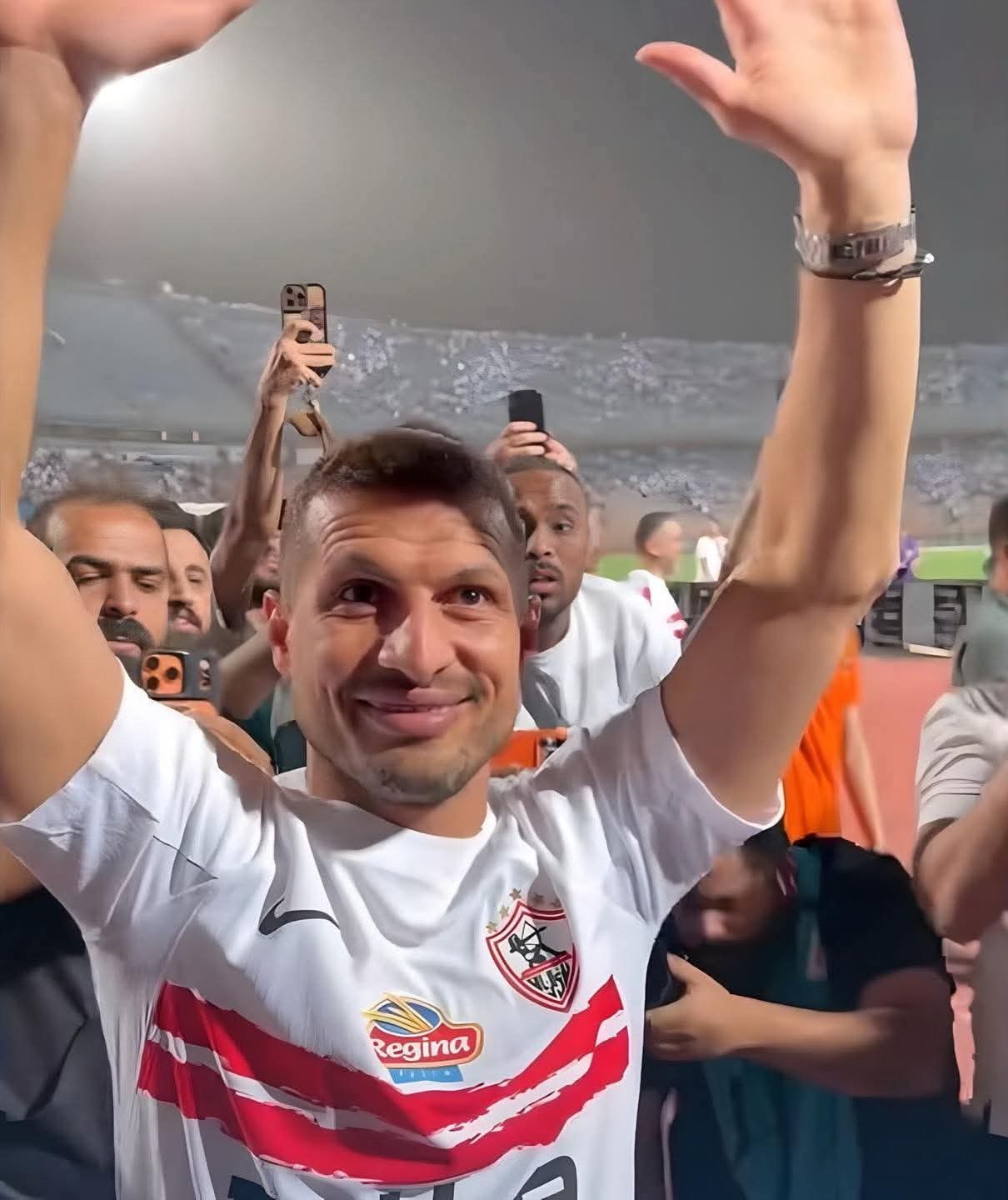 رسمياً: طارق حامد يعلن اعتزاله كرة القدم نهائيا بين جماهير نادي الزمالك في استاد القاهرة بعد مواجهة شباب بلوزداد الجزائري.