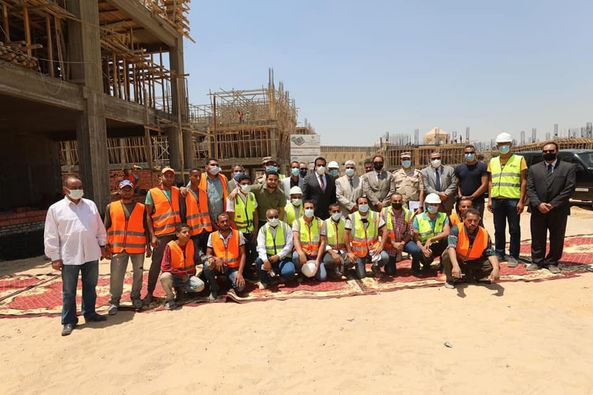 جولة تفقدية لوزير التعليم العالي ورئيس جامعة حلوان لمتابعة أعمال إنشاءات الجامعة الأهلية الحديثة 