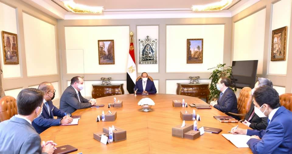 ستقبل السيد الرئيس عبد الفتاح السيسي اليوم السيد جون كريستمان رئيس مجلس إدارة شركة أباتشي الأمريكية المتخصصة في مجال بحث واستكشاف البترول، وذلك بحضور المهندس طارق الملا وزير البترول والثروة المعدنية، وعدد من كبار المسئولين بالشركةاا