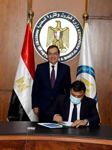 وزير البترول والثروة المعدنية يشهد توقيع 4 عقود للبحث عن الذهب مع ثانى اكبر شركة عالمياً 