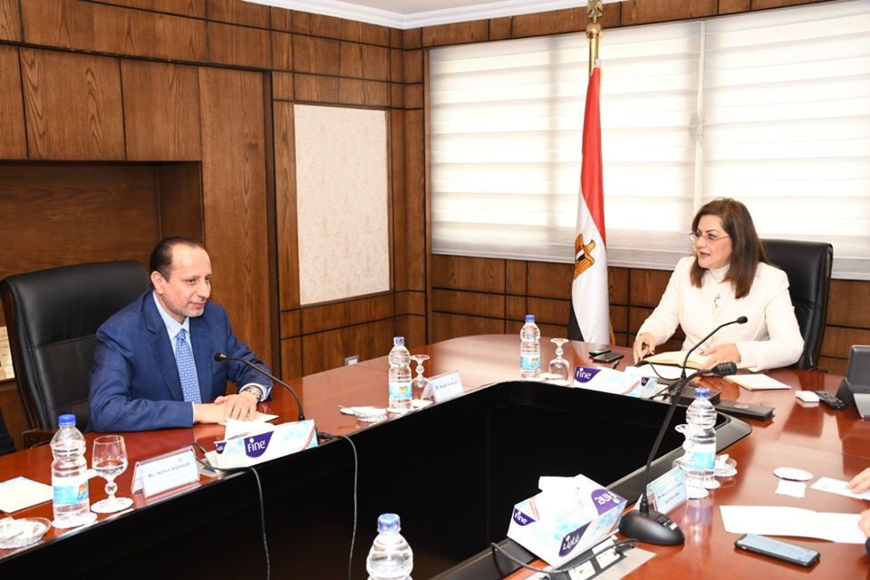 وزيرة التخطيط تلتقي رئيس مجموعة 