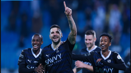 الهلال يكتسح الفيحاء بثنائية نظيفة ويواصل تصدره للدوري السعودي.