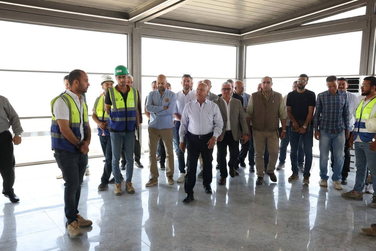 وزير النقل يجري جولة تفقدية هامة بمشروع استكمال وتطوير ميناء السخنة ويشهد وصول السفينة CMA CGM Cent AURUS لرصيف محطة البحر الأحمر لتداول الحاويات رقم ١