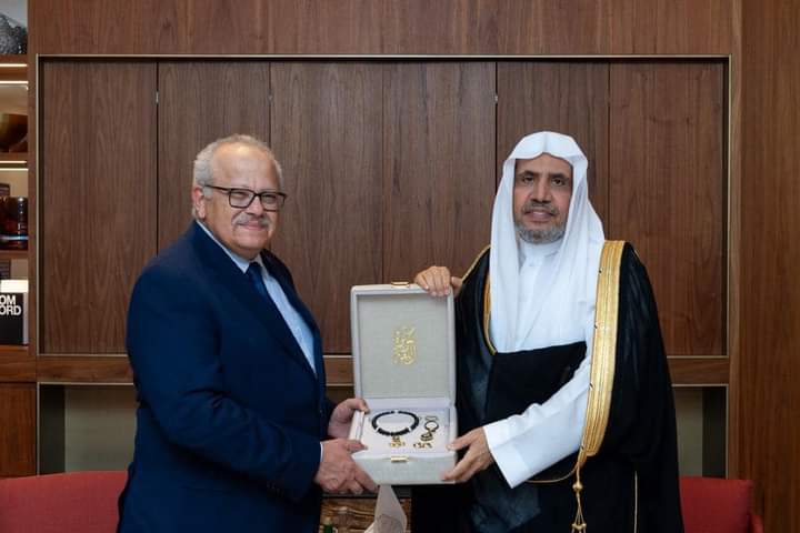 رئيس هيئة علماء المسلمين يكرم د. الخشت خلال مشاركته فى فعاليات مؤتمر رابطة الجامعات الإسلامية بالمملكة المغربية