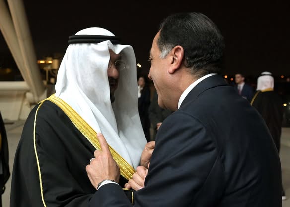 رئيس الوزراء يصل دولة الكويت الشقيقة في زيارة رسمية لتعزيز مجالات التعاون المشترك