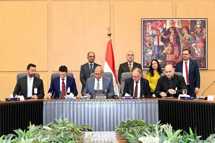 وزير الإسكان يشهد توقيع عدد من البروتوكولات بين الشركات الوطنية والعالمية العاملة فى مجال إنتاج مستلزمات مشروعات قطاع المياه والصرف الصحى