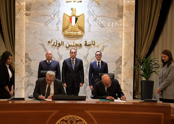 شهدهما رئيس الوزراء اليوم:  التوقيع على عقد أرض مصنع جديد لتصنيع سيارات 
