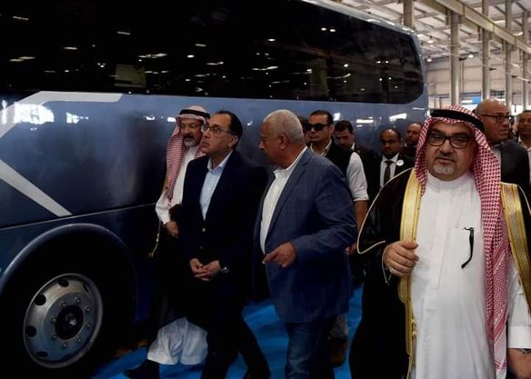 عقب جولته بمشروعات ميناء العين السخنة: رئيس الوزراء يتفقد مصنع الشركة العربية للتجارة والتصنيع وخدمات النقل لتصنيع وتجميع الحافلات بمختلف أنواعها