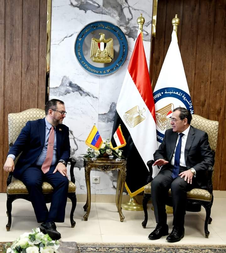 استقبل المهندس طارق الملا وزير البترول والثروة المعدنية ايفان خيل بينتو وزير الخارجية الفنزويلى والوفد المرافق له 