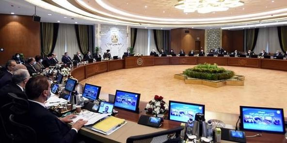 رئيس الوزراء يترأس أول اجتماع للحكومة بكامل هيئتها فى مقر مجلس الوزراء بالعاصمة الإدارية الجديدة
