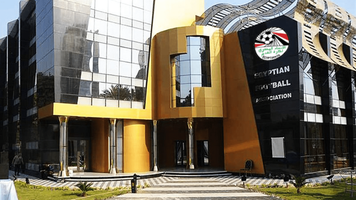 اتحاد الكرة يعلن عن حقيقة إيقاف مدرب مصرى 5 سنوات.