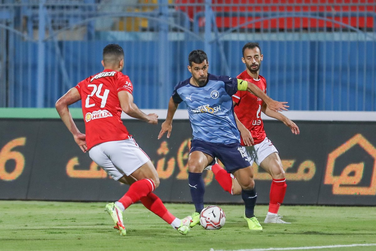 بيراميدز يتغزل في عبدالله السعيد بعد الفوز على الأهلي.. مفيش شبهي في بلدك.