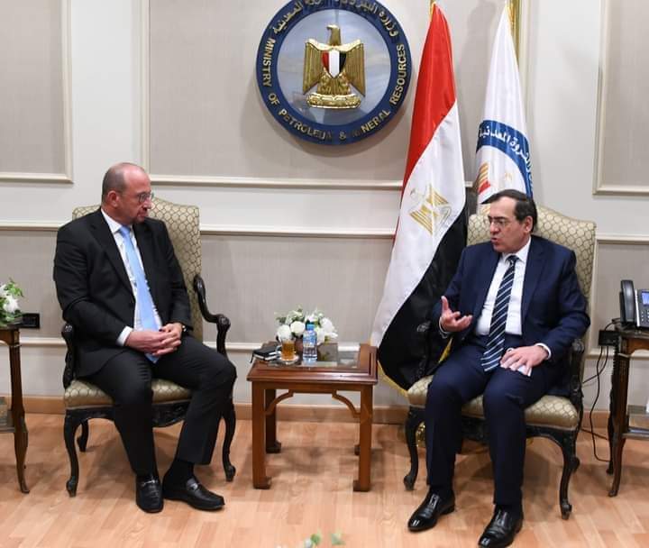 مباحثات مع سيمنس للطاقة في مجالات الغاز الطبيعى والطاقة الخضراء استقبل المهندس طارق الملا وزير البترول والثروة المعدنية السيد ديتمار