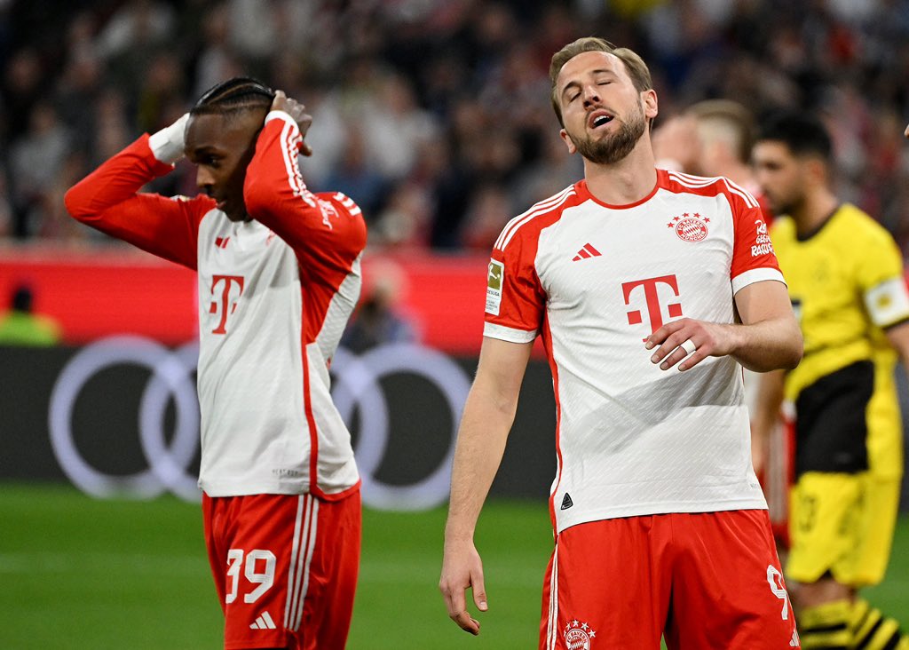 بوروسيا دورتموند يكتسح بايرن ميونيخ بثنائية نظيفة في الدوري الألماني.