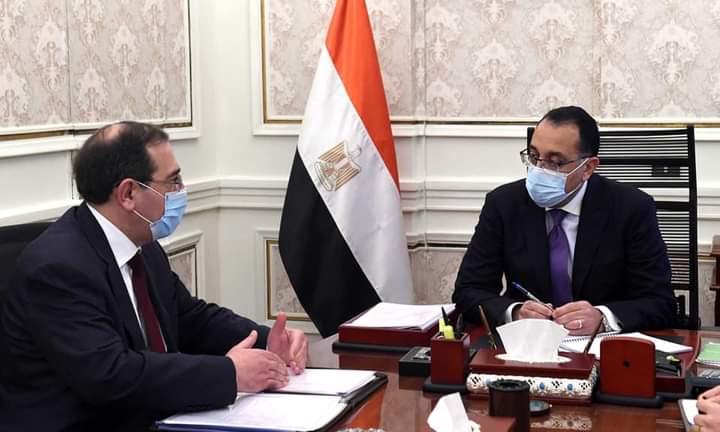 رئيس الوزراء يلتقي وزير البترول لاستعراض ملفات عمل الوزارة الملا يؤكد توافر المنتجات البترولية عند مستويات آمنة