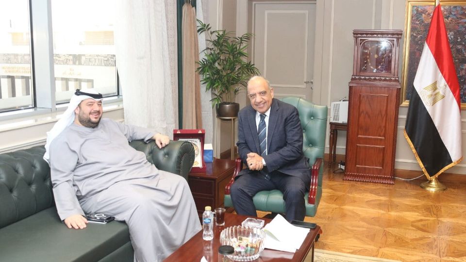 وزير الكهرباء والطاقة المتجددة يستقبل وزير الاستثمار الاماراتى لبحث سبل دعم وتعزيز التعاون والشراكة والاستثمار 