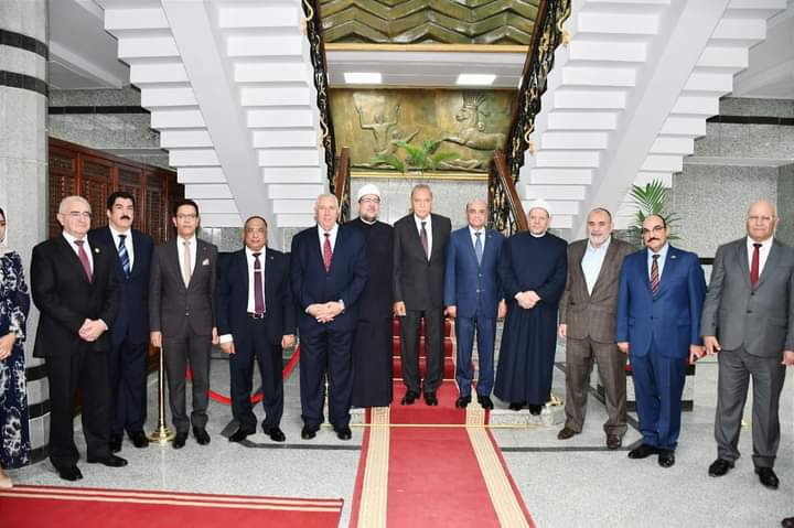 محافظ القليوبية: وزارة الأوقاف تقوم بدور كبير في المجالات المجتمعية والتوعوية في إطار التواصل المستمر بين وزير الأوقاف والعاملين بالمديريات الإقليمية
