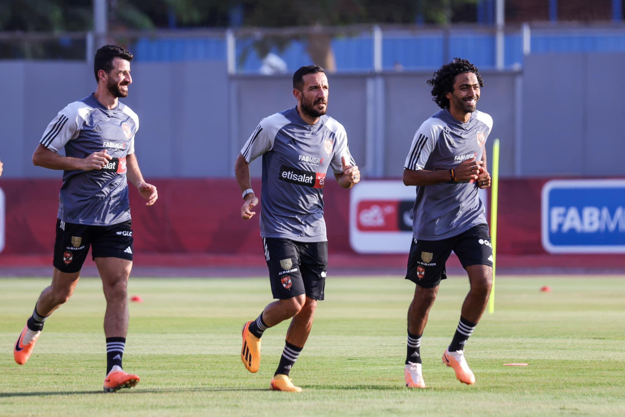 الأهلي يواصل تدريباته قبل السفر إلى معسكر النمسا.