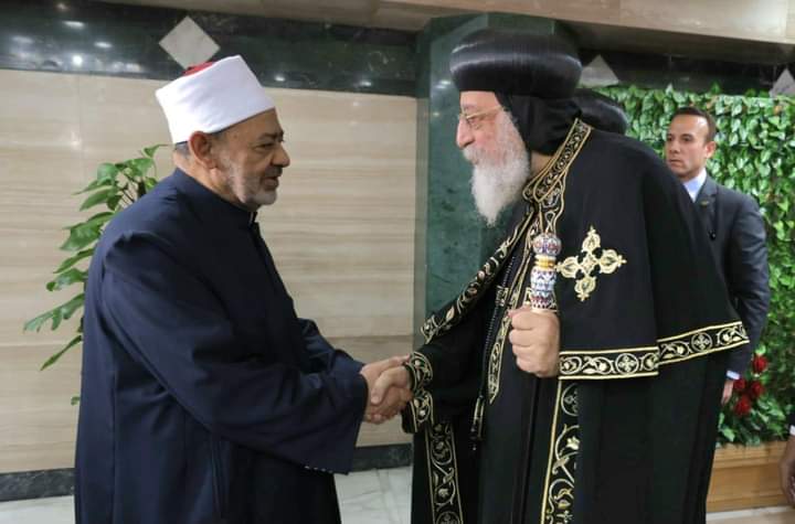 *شيخ الأزهر يستقبل البابا تواضروس للتهنئة بقرب حلول عيد الفطر المبارك