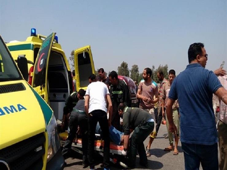 اصابة 4 اشخاص اثر انقلاب مينى باص داخل نفق السلام..